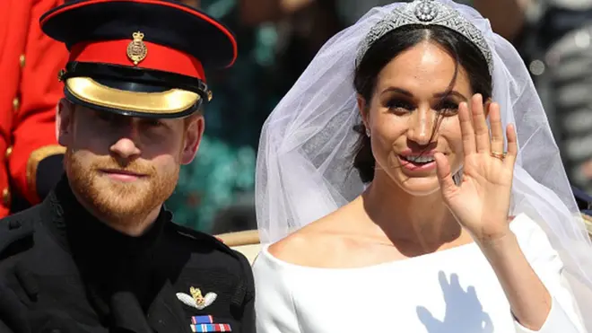 Harry na Meghan ji ụgbọ ịnyịnya akpọrọ Ascot Landau nyapụ n'ebe ha gbara akwụkwọ na Windsor Castle