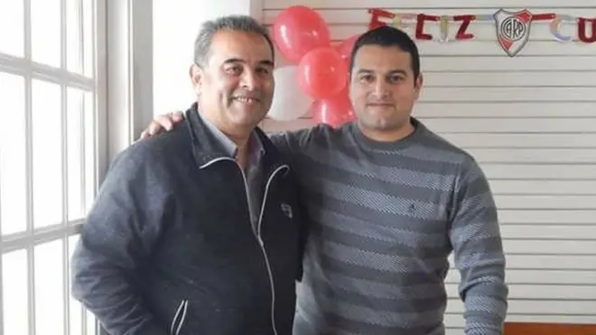 Jorge Villarreal con su hijo Fernando, uno de los tripulantes del ARA San Juan.