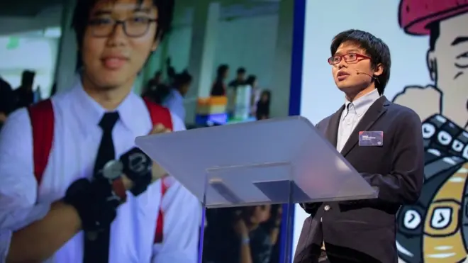 นายเนติวิทย์ ขณะกล่าวปาฐกถาในงาน Oslo Freedom Forum ครั้งที่ 10