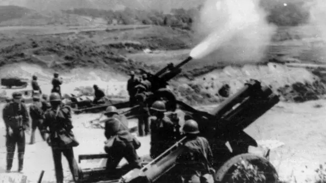 Pháo binh Trung Quốc xạ kích sang Việt Nam - ảnh chụp năm 1984