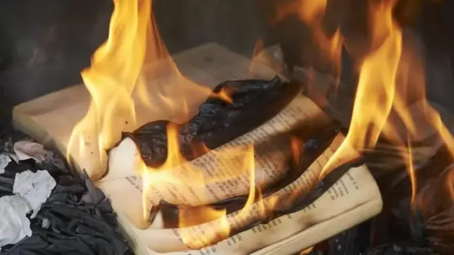 خطرناک کتابیں