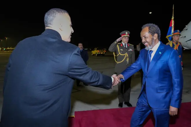 Madaxwayne Xasan sheek oo qaahira gaaray