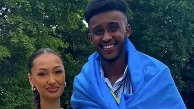 Gabadha iyo ninka la tuhunsan yahay