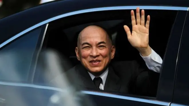 У минулому королі Камбоджі мали священний статус.