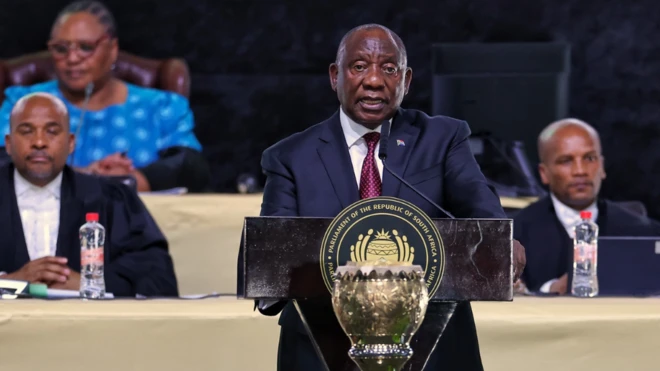 Cyril Ramaphosa addressing di parliament