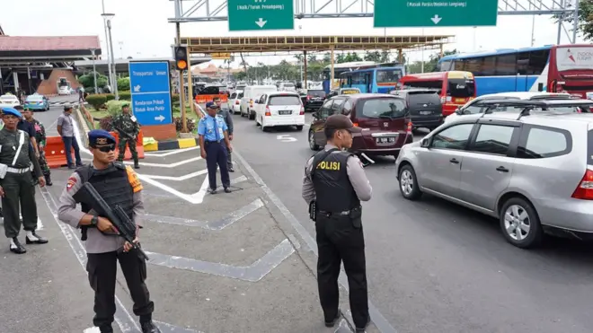Polisi meningkatkan keamanan menjelang demo Jumat 4 November.