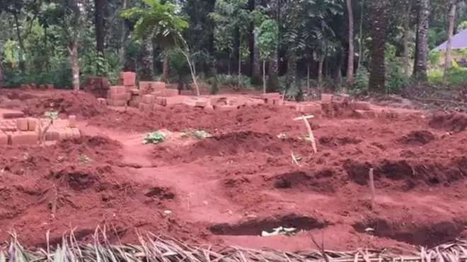 Ebe ndị nwụrụ n'ọmị a nọbu na-egwu ntọala