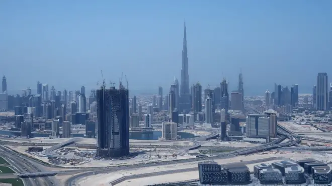 مبینہ طور پر زیادتی کا شکار ہونے والے خاتون کو ضمانت پر رہا کر دیا گیا ہے تاہم ان کا پاسپورٹ ضبط کر لیا گیا ہے