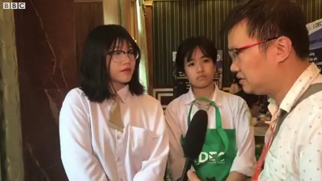 BBC trò chuyện với hai học sinh cấp 3 tại Hà Nội về ý muốn sau khi học xong ở nước ngoài.