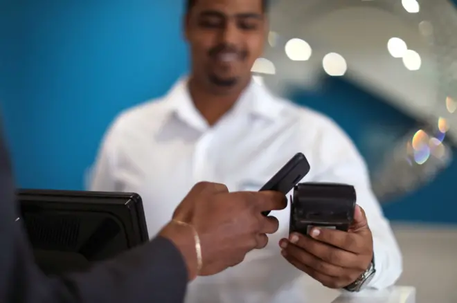 Transaction d'argent via les services financiers numérique