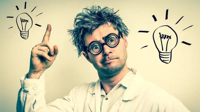Ученый и лампочки
