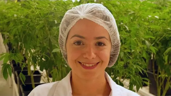 เอเลนา กอนซาเลซ รามอส บอกว่า ความเจ็บปวดเรื้อรังคือหนึ่งในอาการยอดนิยมที่ถูกรักษาด้วยกัญชา