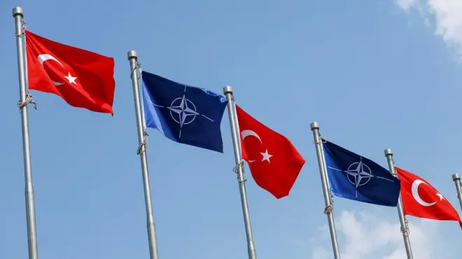 Ankara'da düzenlenen NATO zirvesi öncesi Türkiye ve NATO bayrakları dalgalanıyor