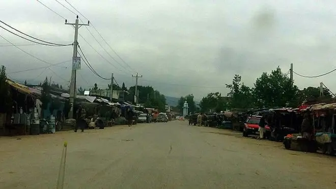 د کندوز ښاروال نجیب الله عمرخیل وویل چې ۶۰ سلنه ښار یې له ماتو ښیښو، خاورو او د جګړې له نورو پاتې شونیو پاک کړی