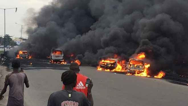 Na patrol tank cause di fire wey make Lagos goment dey tell dem to begin pass trailer routes