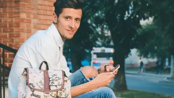 "На мене ніхто ніколи не робив ставки". Історія хлопця, який жив на вулиці, а тепер має власний бізнес