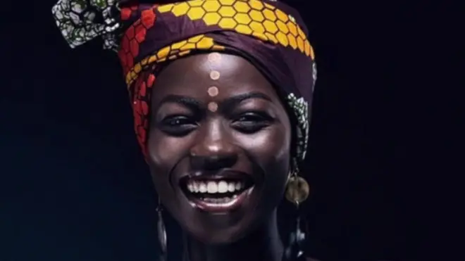 Le mannequin Olivia Sang parle du colorisme