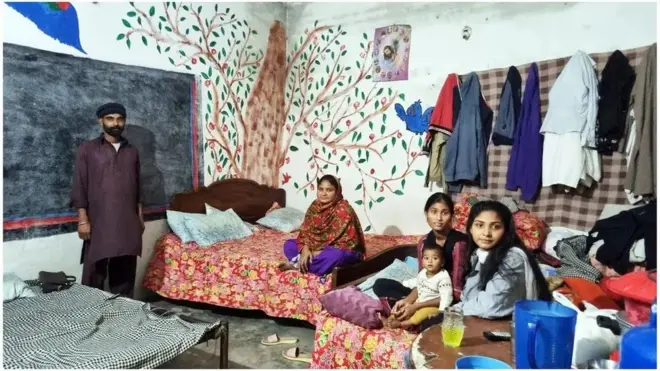 مسٹر مسیح اور ان کے اہل خانہ