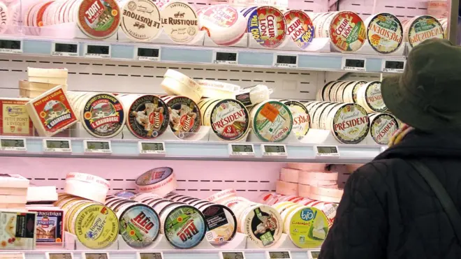 Камамбер в некоторых магазинах Франции уже подорожал