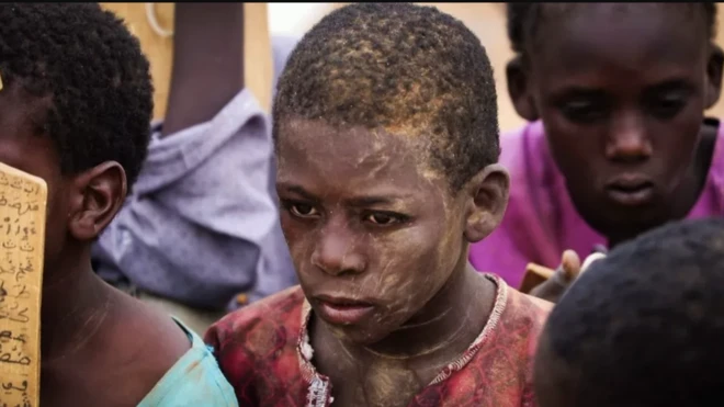 Дети в школе на востоке Мали