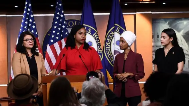 عقدت عضوات الكونجرس اللاتي تعرضن لهجوم من ترامب مؤتمرا صحفيا لرفض ما جاء في تغريداته