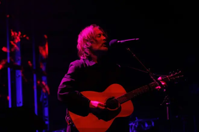 تام یورک، خواننده گروه برتانیایی ریدیوهد، در جریان تور انفرادی خود در استرالیا پس از مواجهه با یک تماشاگر هوادار فلسطین که بر سر او فریاد می‌کشید، برای مدتی صحنه را ترک کرد.