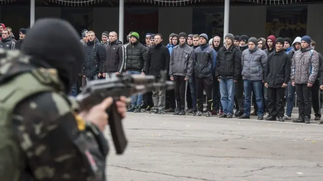 В рамках осеннего призыва под ружье должны стать более десяти тысяч украинских юношей возрастом от 20 до 27 лет