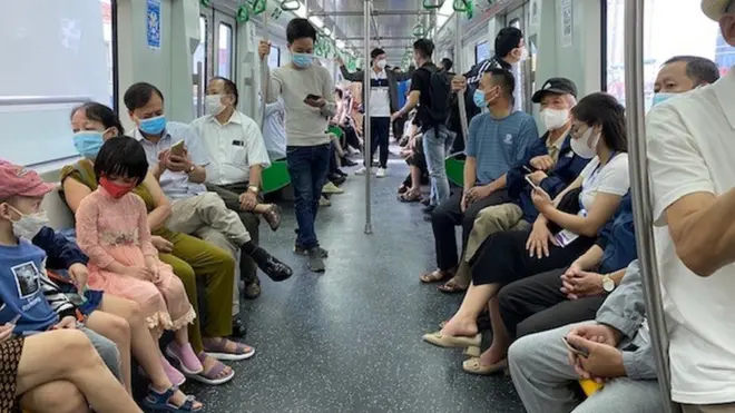 Hành khách trong những ngày đầu chạy thử miễn phí