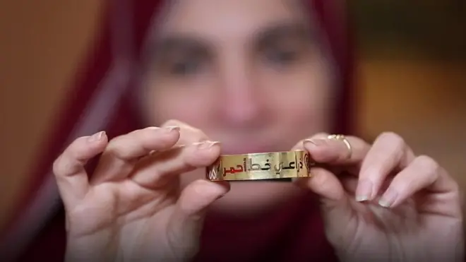 مبادرة ذراعي خط أحمر"، هي مبادرة بدأت في مصر، وهدفها حماية السيدات المصابات بسرطان الثدي من التعامل الطبي الخاطئ للذراعين.