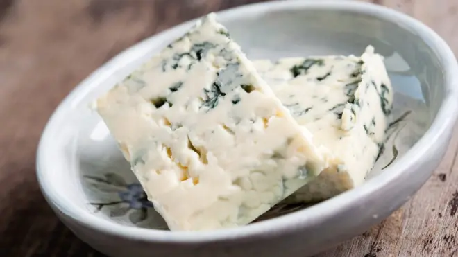 "Полумягкий голубой сыр - такой, как стилтон - я просто обожаю... Но это было что-то другое"