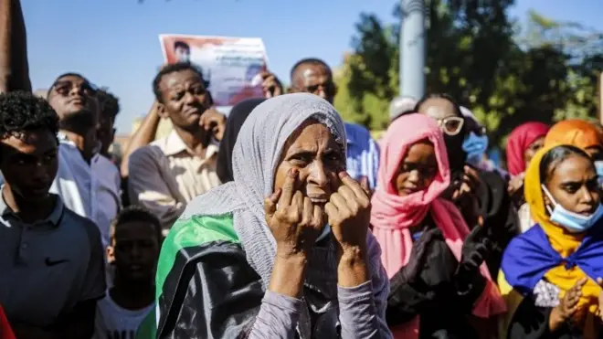 المصادر الصحية تحدثت عن مقتل أكثر من 40 في المظاهرات