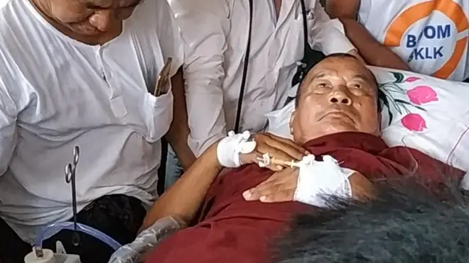 ရခိုင် ပြည်နယ် သံဃနာယက အတွင်းရေးမှူးဆရာတော်ရဲ့ လက်နက်ကြီး ကျည်သင့် ဒဏ်ရာ စိုးရိမ်ရတဲ့အတွက် ရန်ကုန်ကို အရေးပေါ်ပို့