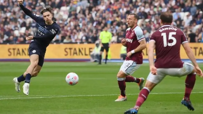 أشعل مانشستر سيتي قمة الدوري الإنجليزي الممتاز