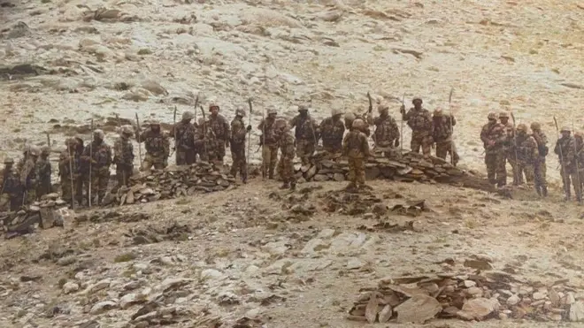 చైనా సైనికులు