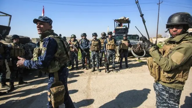 Irak güçleri, Musul'un batısını IŞİD'den geri almak için giriştikleri saldırının üçüncü gününde stratejik Ebu Saif kasabasını ele geçirmişti.