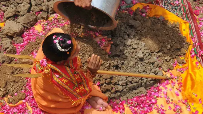 The burial was never completed