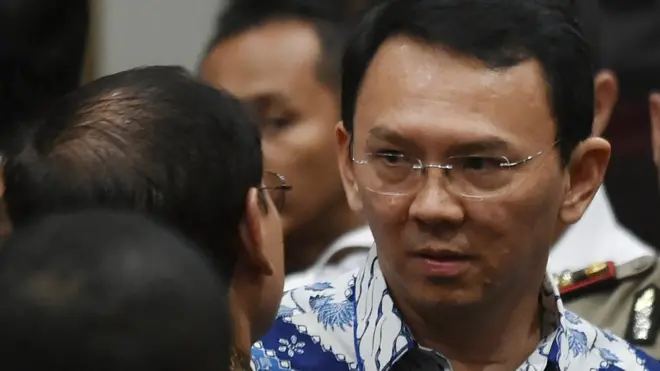 Ahok divonis dua tahun penjara dan langsung dibawa ke penjara Cipinang, Jakarta.