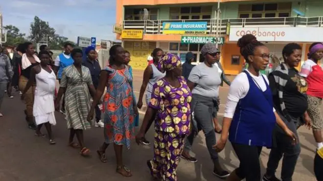 ጥኑሳት ርዋንዳ ኣብ ምንቅስቓስ