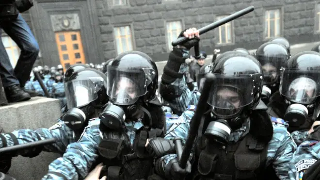 Мова йде про тих колишніх працівників "Беркуту", які залишилися служити у поліції