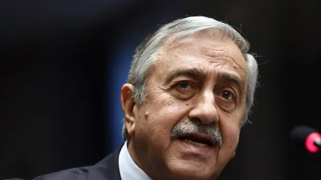 Mustafa Akıncı Cenevre'de basın toplantısı düzenledi.