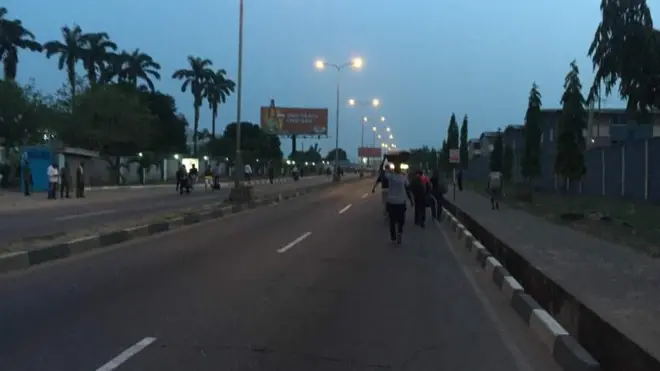 Emechiri ụgbọala ịgba n'okporoụzọ ụfọdụ maka ọbịbịa onyeisiala Muhammadu Buhari na Lagos steeti