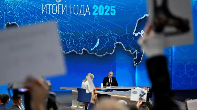 Вид на студию с Путиным.