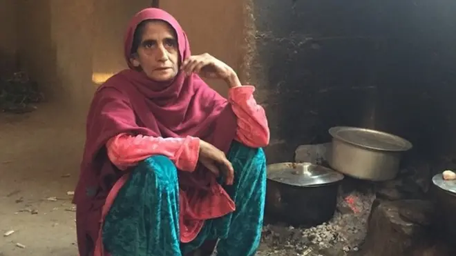 خیبر پختونخوا کے ضلع شانگلہ کے دور افتادہ گاؤں پرون سے تعلق رکھنی والی حسن گوہر ایک دکھی ماں ہیں