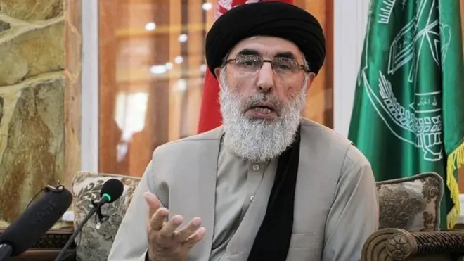 ګلبدین حکمتیار وايي، د روان کړکېچ د واری لپاره د سولې هڅې کول غواړي.