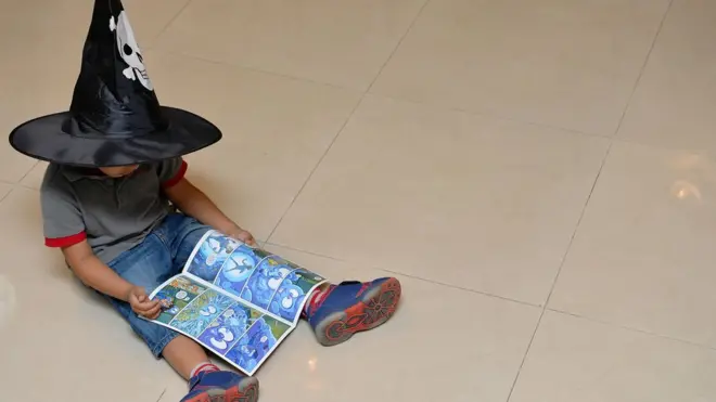 Мальчик с книжкой