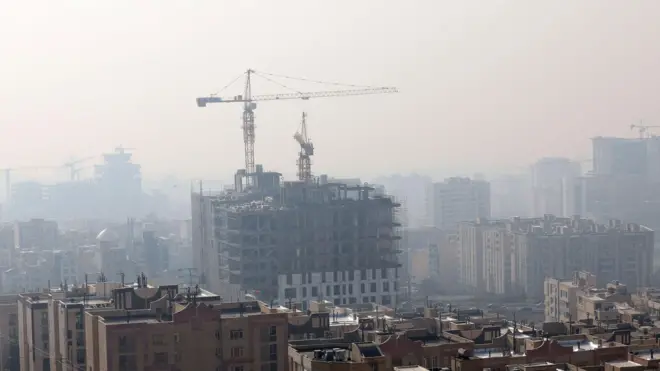 آلودگی هوای تهران از بام تهران