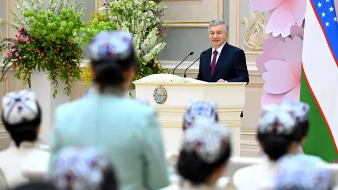 Президент Мирзиёев 8 март байрами муносабати билан Тошкентда ташкил қилинган аёллар билан учрашувда