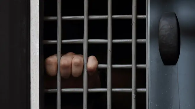 Мужчина в автозаке