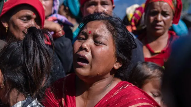 চিউড়ি গ্রামে স্বজনদের শেষকৃত্যে শোকের মাতম।