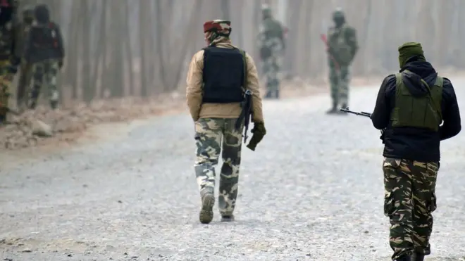 جس گاؤں میں جھڑپ ہوئی اس کے قریب جانے نہیں دیا جا رہا تھا